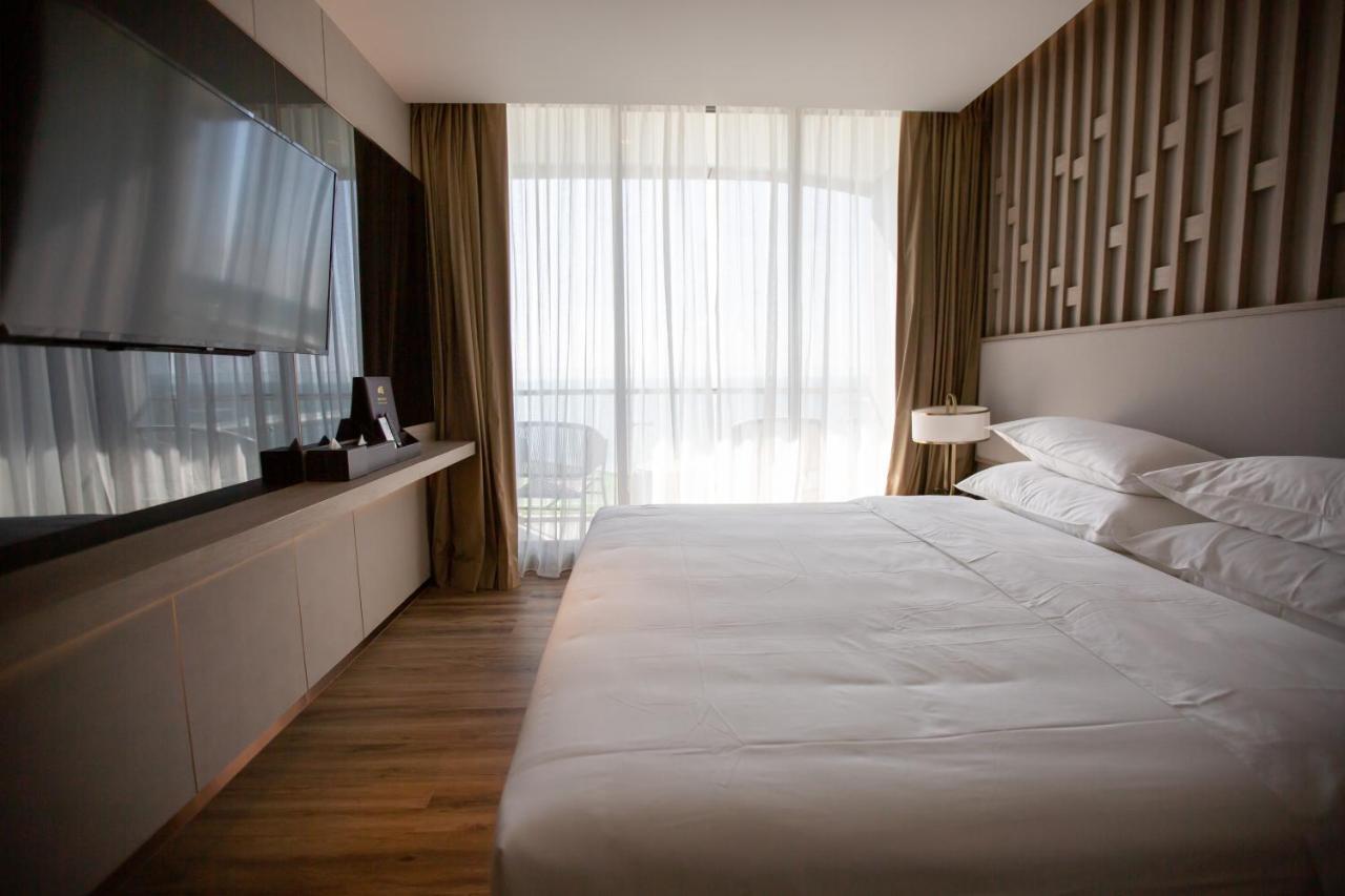 Symphony Of The Sea Hotel Bangsaen Extérieur photo