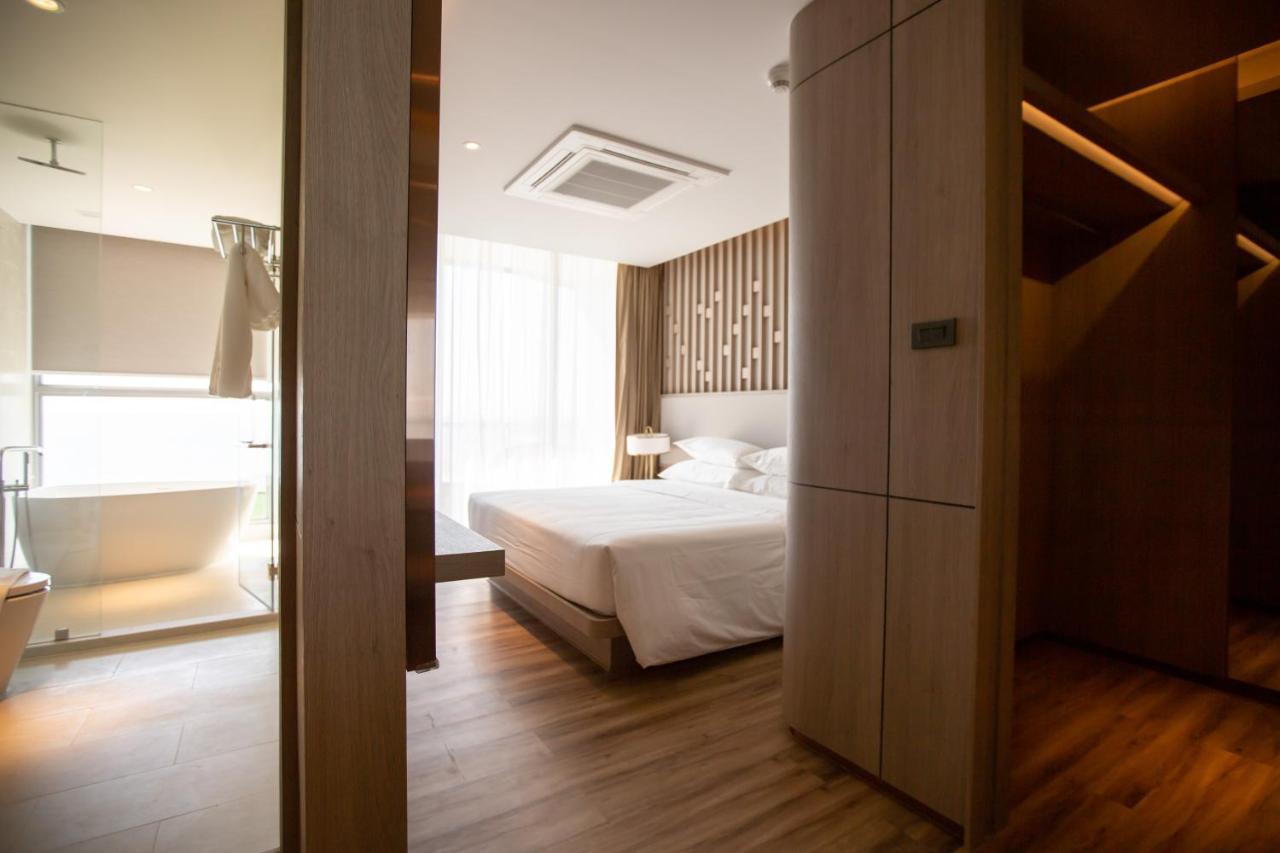 Symphony Of The Sea Hotel Bangsaen Extérieur photo