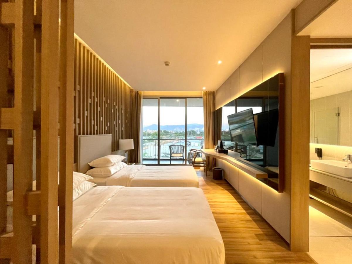 Symphony Of The Sea Hotel Bangsaen Extérieur photo