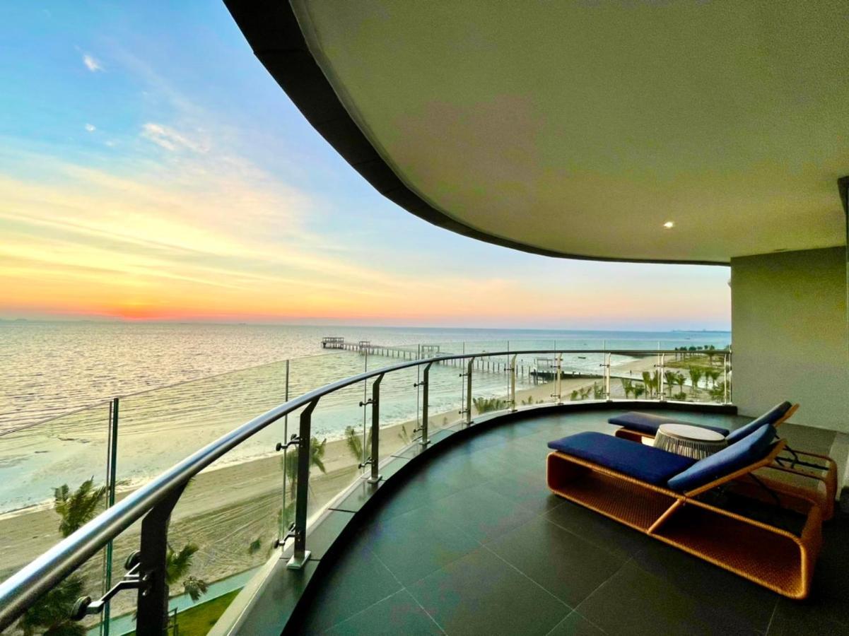 Symphony Of The Sea Hotel Bangsaen Extérieur photo