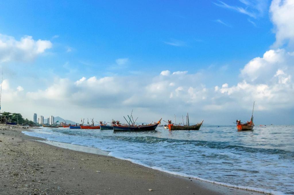 Symphony Of The Sea Hotel Bangsaen Extérieur photo