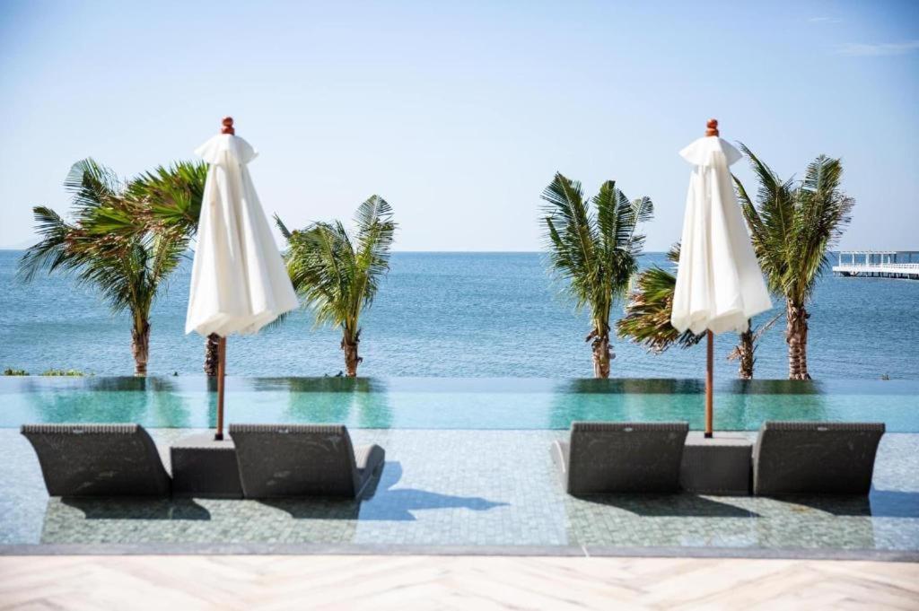 Symphony Of The Sea Hotel Bangsaen Extérieur photo