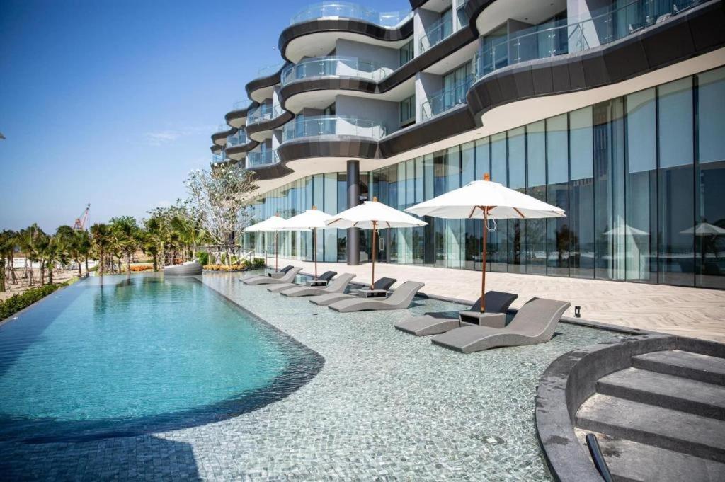 Symphony Of The Sea Hotel Bangsaen Extérieur photo